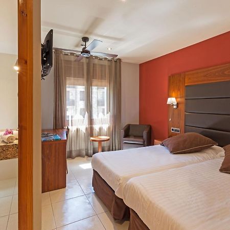 Escaló Hotel Restaurant Castellarnau מראה חיצוני תמונה