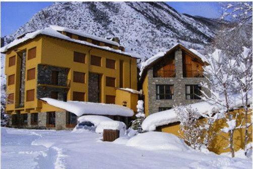 Escaló Hotel Restaurant Castellarnau מראה חיצוני תמונה