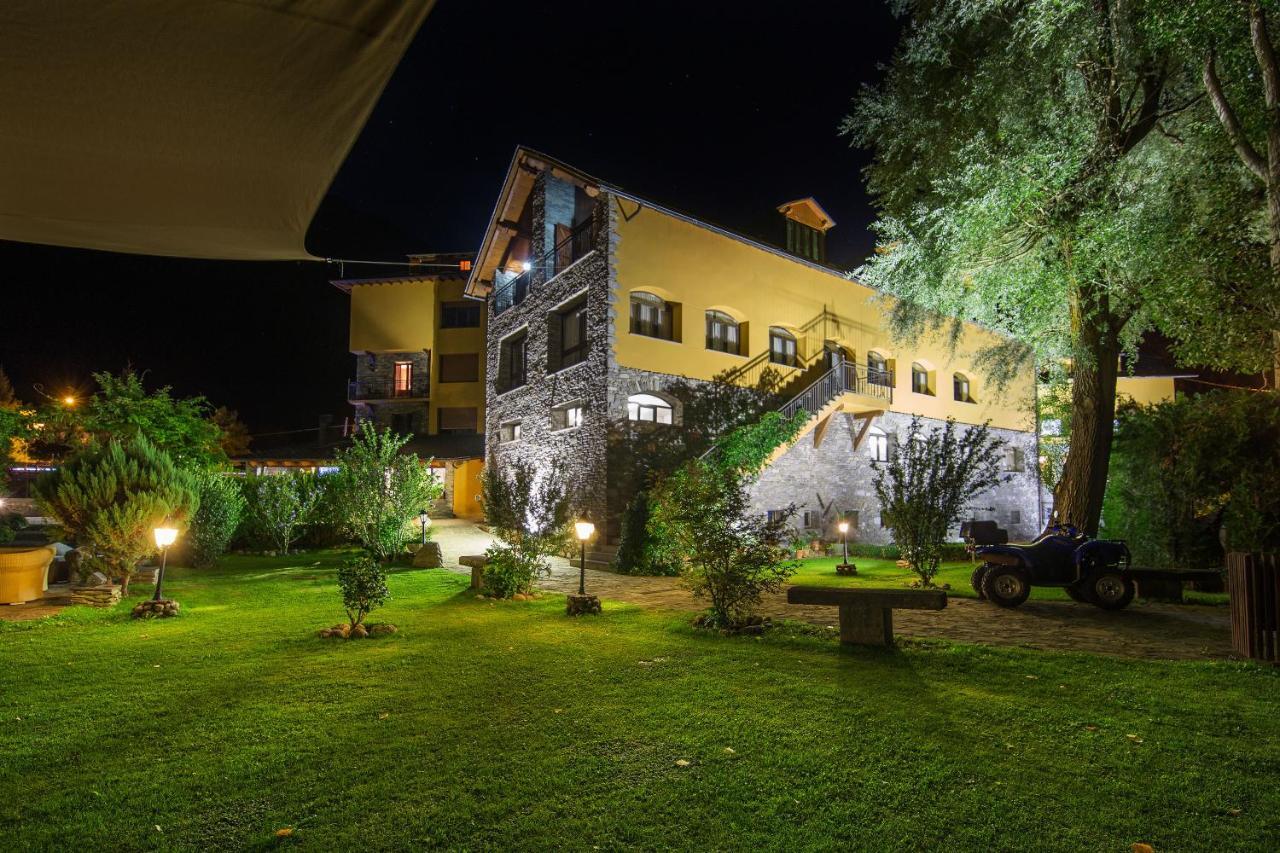 Escaló Hotel Restaurant Castellarnau מראה חיצוני תמונה